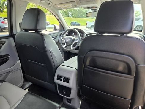 Used 2024 GMC Terrain SLT w/ Infotainment Package II AWD/4WD image 16