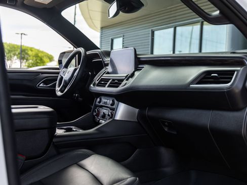 Used 2023 Chevrolet Tahoe Z71 w/ Luxury Package image 44