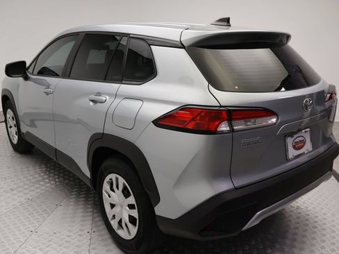 Used 2023 Toyota Corolla Cross L FWD image 11