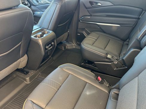 New 2026 Chevrolet Traverse High Country w/ LPO, Floor Liner Package AWD/4WD image 13