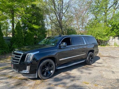 Used 2017 Cadillac Escalade ESV Luxury
