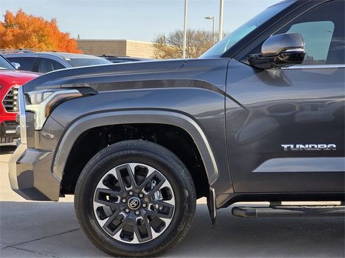 Used 2025 Toyota Tundra Limited image 5