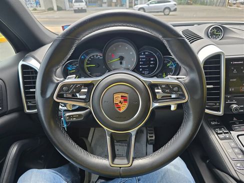 Used 2018 Porsche Cayenne S Platinum AWD/4WD image 6