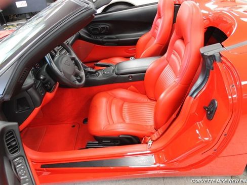 Used 2004 Chevrolet Corvette Convertible w/ Preferred Equipment Group image 23