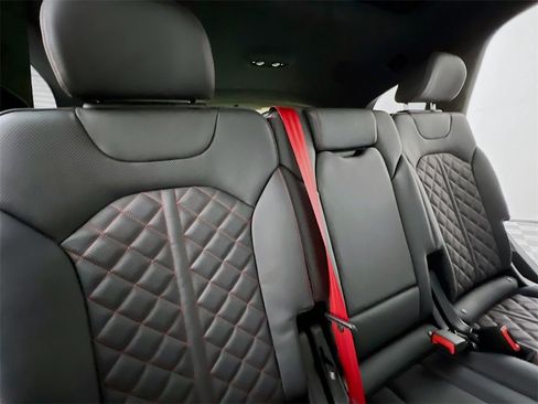 New 2026 Audi SQ7 Prestige image 28