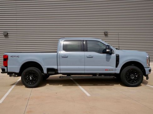 New 2026 Ford F250 Lariat w/ Black Appearance Package AWD/4WD image 2