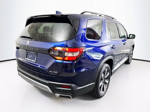 Used 2023 Honda Pilot Elite image 3