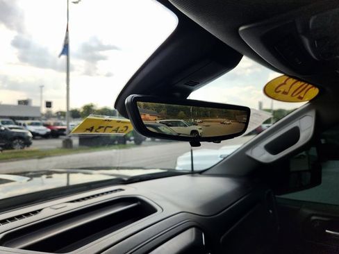 Used 2023 GMC Sierra 3500 Denali w/ Denali Ultimate Package image 15