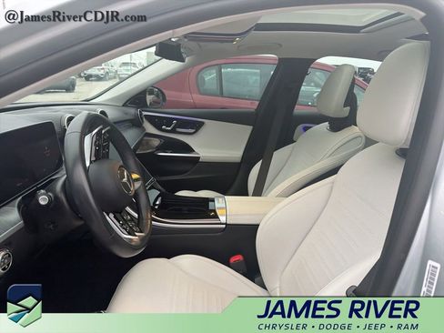 Used 2024 Mercedes-Benz C 300 4MATIC Sedan image 2