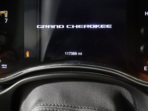 Used 2019 Jeep Grand Cherokee Altitude image 9