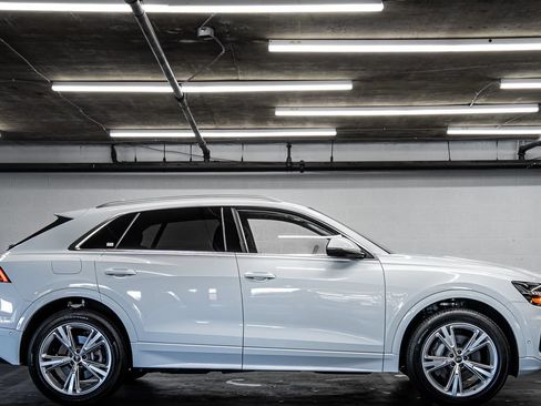 Used 2023 Audi Q8 Premium Plus w/ Premium Plus Package AWD/4WD image 6