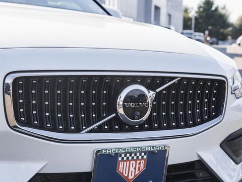 Certified 2024 Volvo V60 B5 Cross Country Ultimate image 11