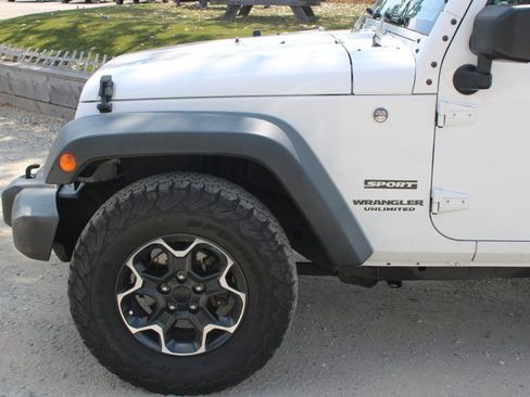 Used 2017 Jeep Wrangler Unlimited Sport w/ Quick Order Package 24S image 7