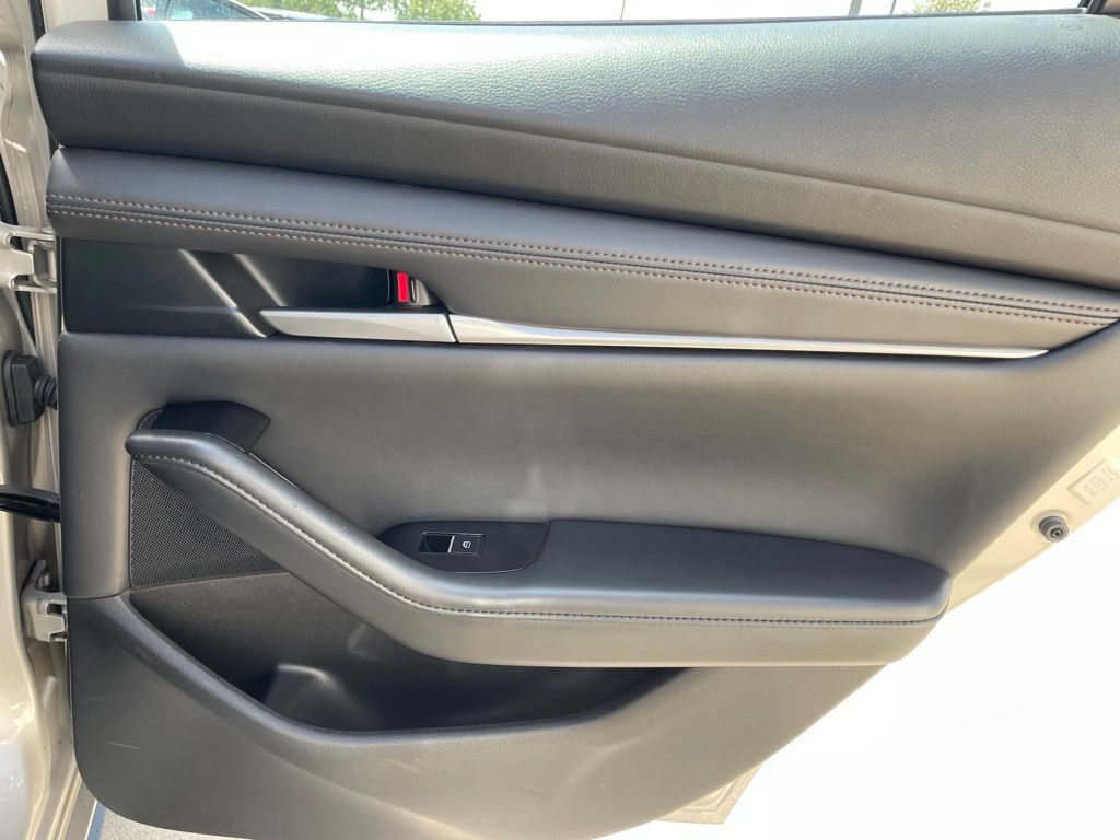 Used 2024 MAZDA MAZDA3 s FWD image 24