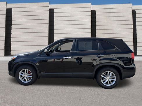 Used 2014 Kia Sorento LX AWD/4WD image 2