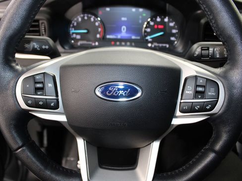 Used 2021 Ford Explorer XLT RWD image 36