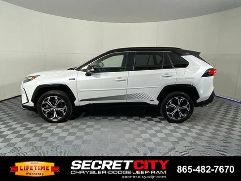 Used 2023 Toyota RAV4 XSE w/ Weather Package AWD/4WD image 4