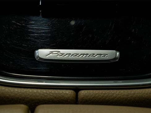 Used 2020 Porsche Panamera 4 image 47