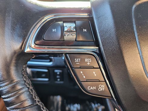 Used 2019 Lincoln Navigator Reserve image 26