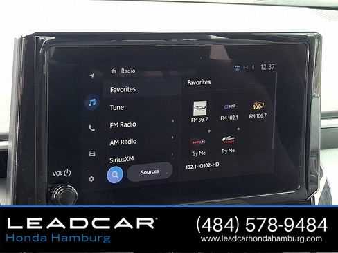 Used 2024 Toyota Corolla SE w/ SE Convenience Package FWD image 17