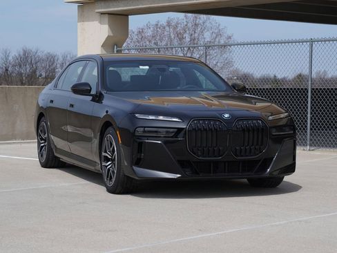 New 2026 BMW i7 xDrive60 w/ Executive Package image 1