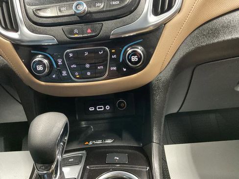 Used 2023 Chevrolet Equinox Premier AWD/4WD image 16