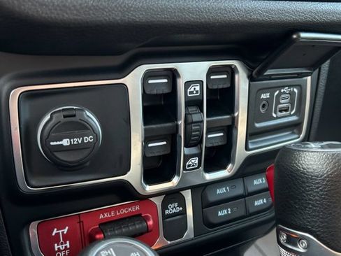 Used 2025 Jeep Wrangler Unlimited Sport S 4xe AWD/4WD image 45