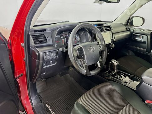 Used 2020 Toyota 4Runner TRD Off-Road AWD/4WD image 10