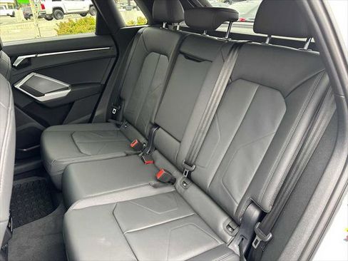 New 2025 Audi Q3 2.0T Premium image 16