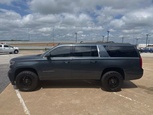 Used 2020 Chevrolet Suburban LT image 6