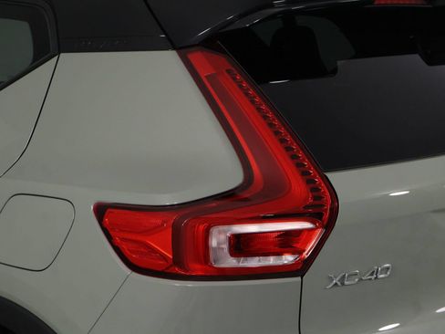 Used 2023 Volvo XC40 Recharge Plus w/ Protection Package Premier AWD/4WD image 18