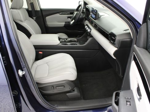 Used 2025 Honda Pilot Touring image 41