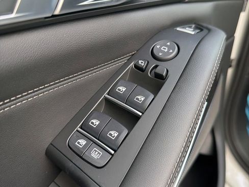 New 2026 BMW X7 M60i w/ Climate Comfort Package image 41