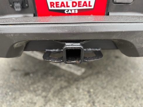 Used 2005 Chevrolet Avalanche 2500 w/ Preferred Equipment Group image 34