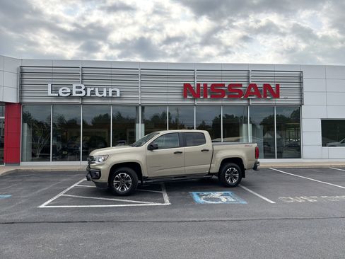 Used 2022 Chevrolet Colorado Z71 w/ Safety Package AWD/4WD image 1