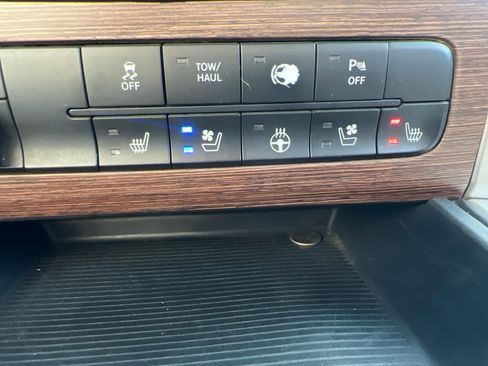 Used 2015 RAM 2500 Laramie image 13