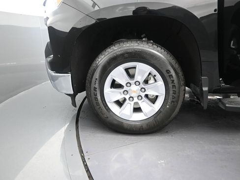 Used 2025 Chevrolet Silverado 1500 LT RWD image 13