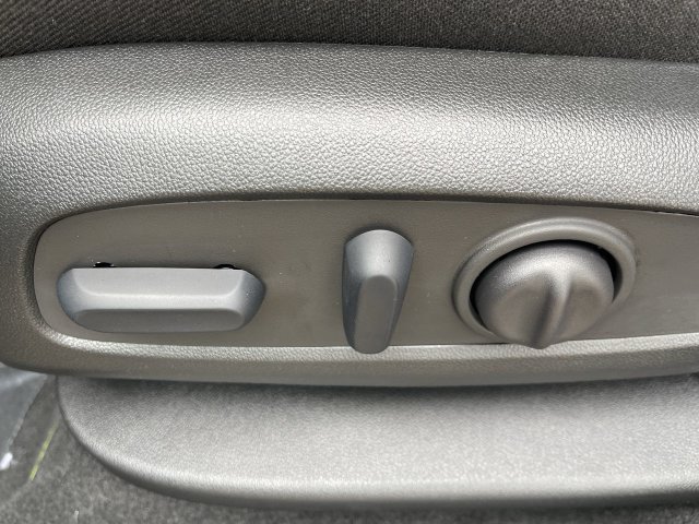 New 2026 Chevrolet Blazer LT w/ Convenience Package FWD image 12