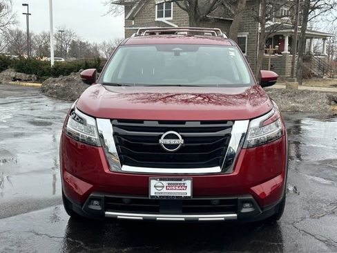 Certified 2023 Nissan Pathfinder SL image 2