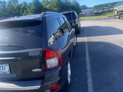 Used 2015 Jeep Compass High Altitude AWD/4WD image 6