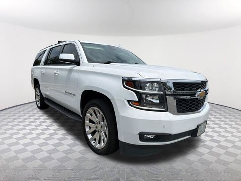 Used 2020 Chevrolet Suburban LT RWD image 3