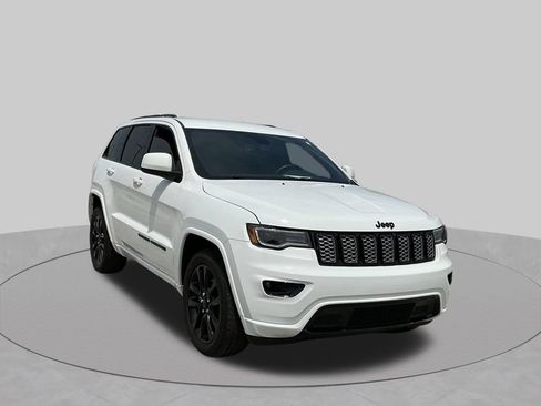 Used 2022 Jeep Grand Cherokee Laredo X RWD image 15