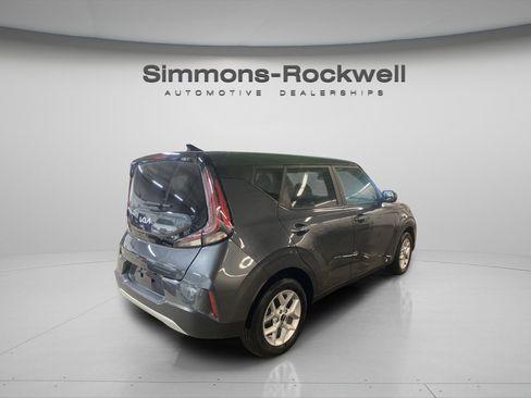 Used 2025 Kia Soul LX FWD image 5