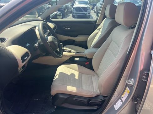 Used 2025 Honda HR-V LX image 7