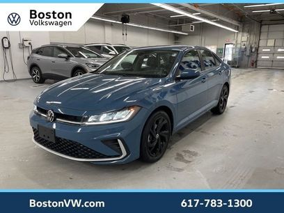 Used 2025 Volkswagen Jetta SE w/ Black Wheel Package