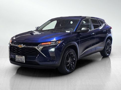 Used 2024 Chevrolet Trax LS FWD image 3
