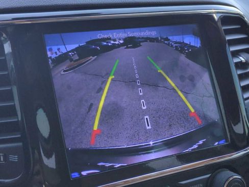 Used 2019 Jeep Grand Cherokee Overland image 15