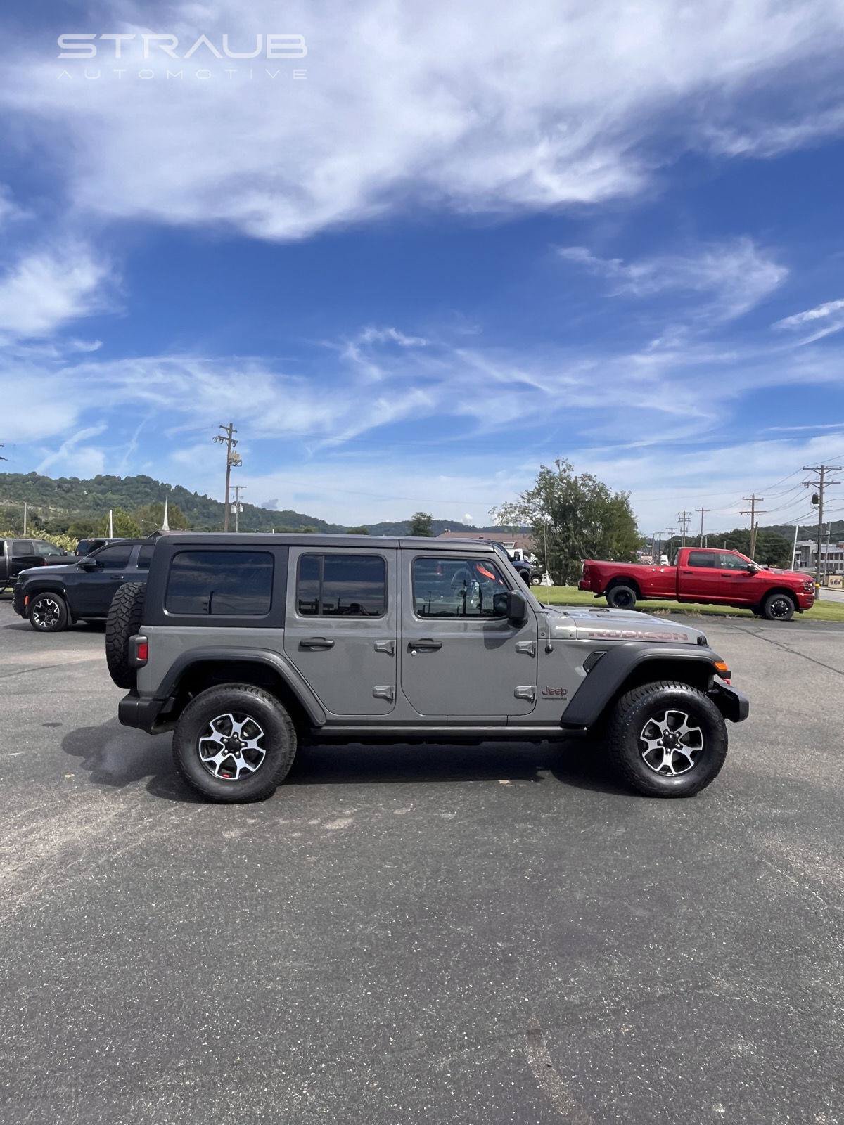 Used 2021 Jeep Wrangler Unlimited Rubicon w/ Cold Weather Group AWD/4WD image 9