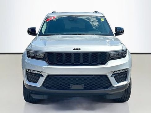 Used 2024 Jeep Grand Cherokee Limited w/ Black Appearance Package AWD/4WD image 4