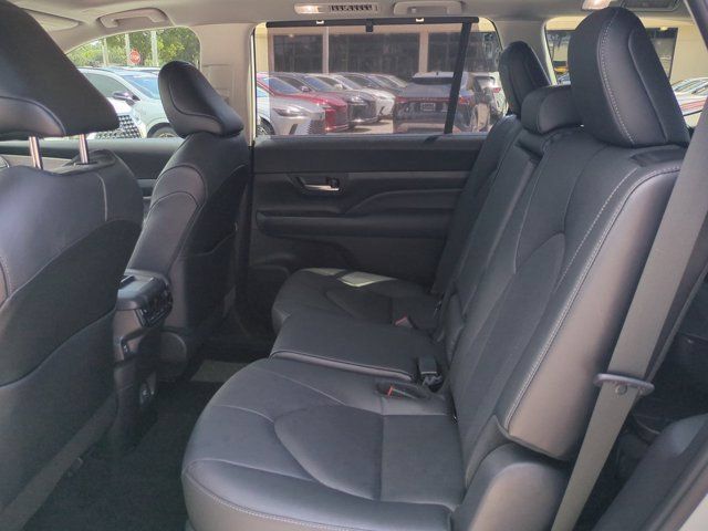 Used 2024 Toyota Grand Highlander FWD image 13
